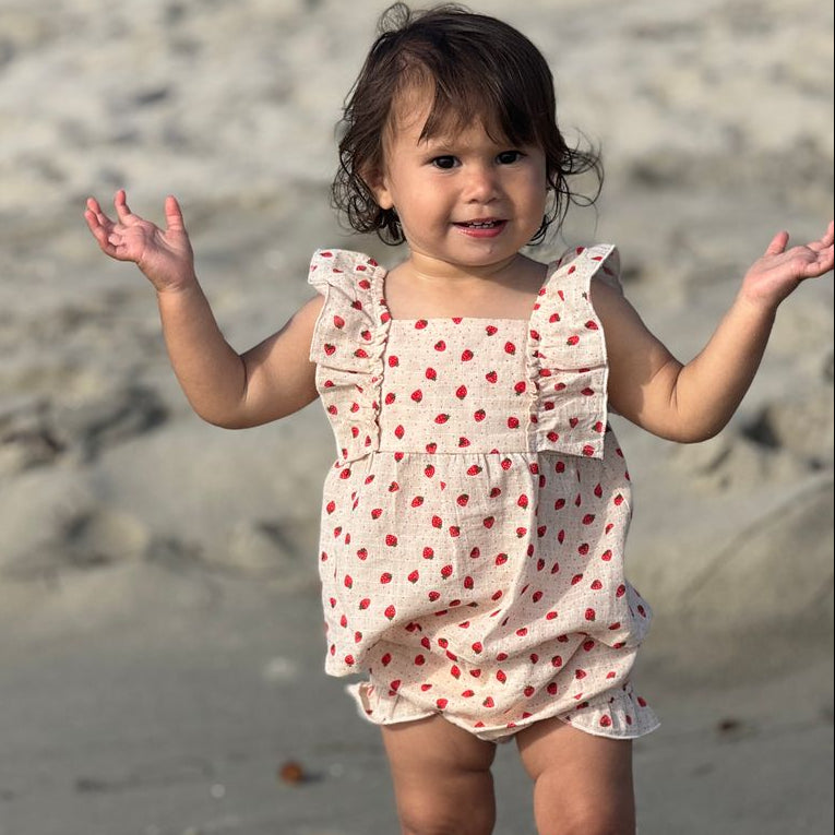 Ellie Set in Oatmeal Strawberries