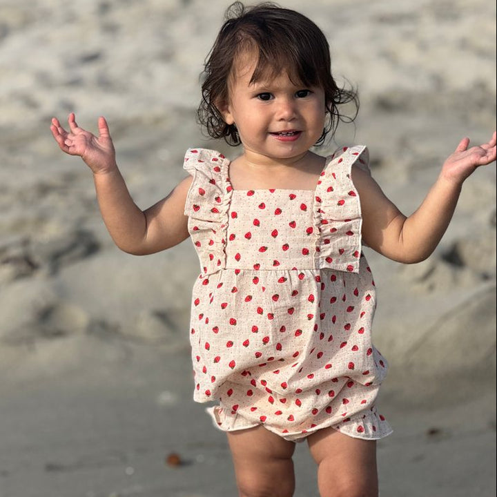 Ellie Set in Oatmeal Strawberries