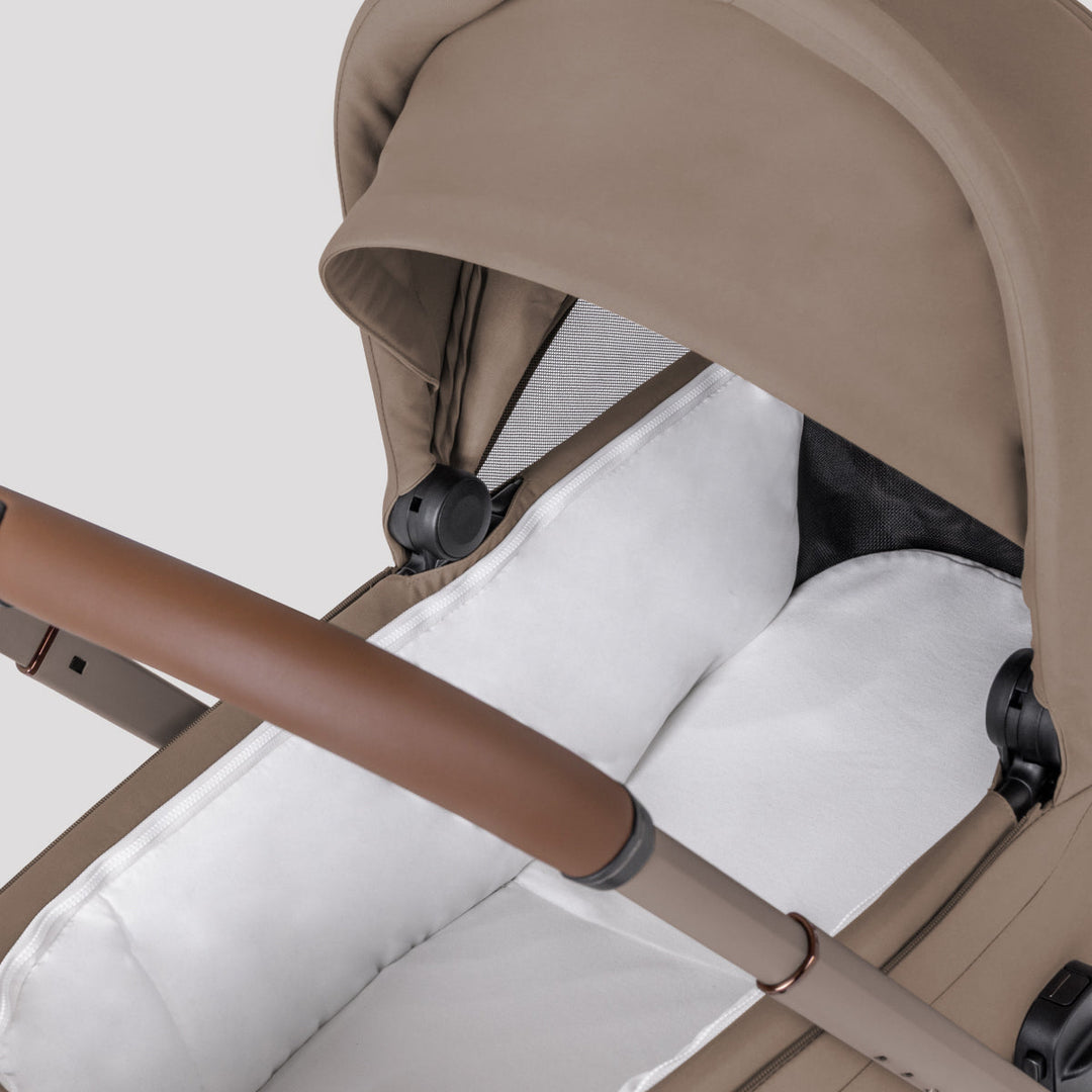 Silver Cross Breez Compact Bassinet (Ships end of July)