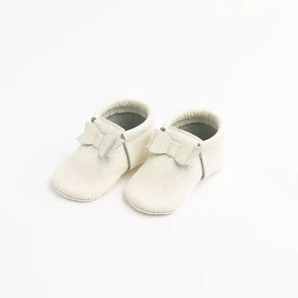 Freshly Picked Moccasins Blanc Bow Freshly Picked 0   [variant_option4] [variant_option5] [variant_option6] [variant_option7] [variant_option8] [variant_option9] 1