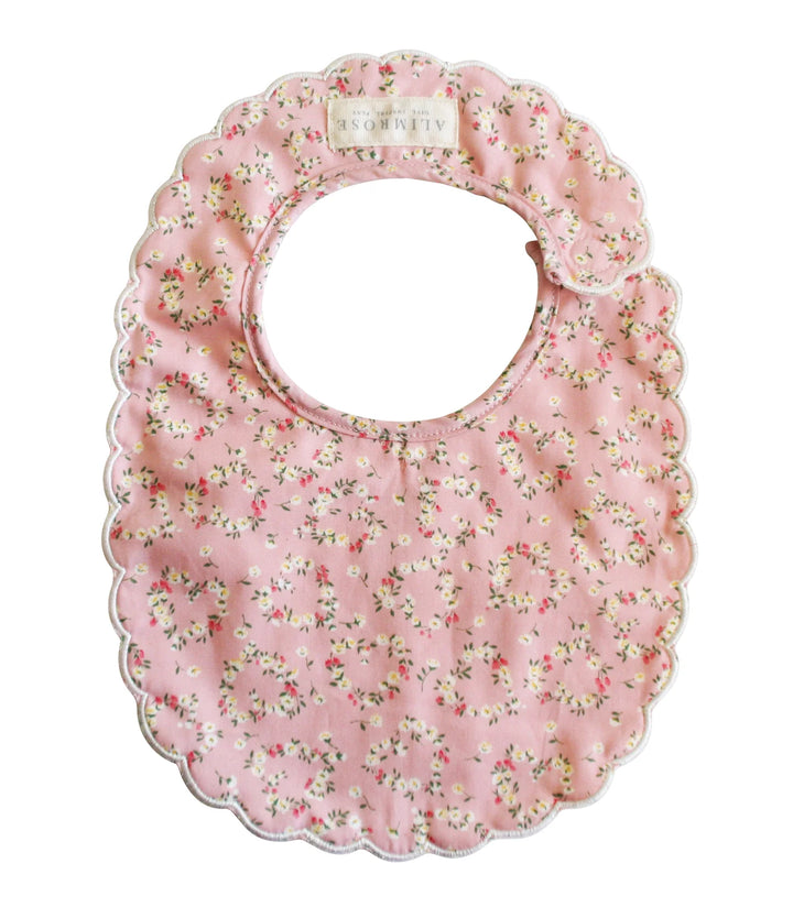 Scallop Bib Posey Heart