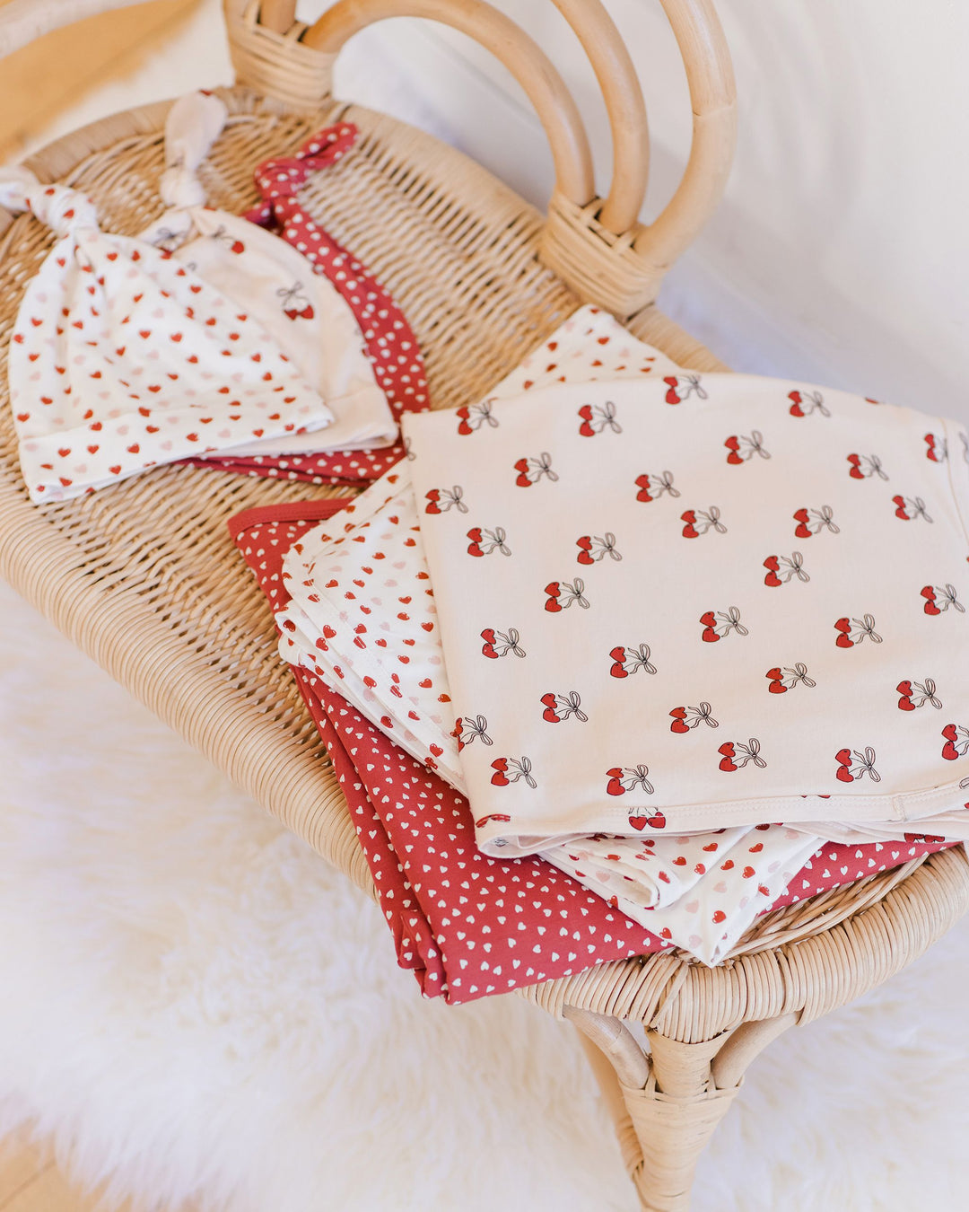 Bamboo Swaddle + Knotted Hat - Tiny Hearts